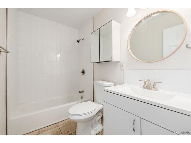 1800 Grove St, Denver, CO 80204