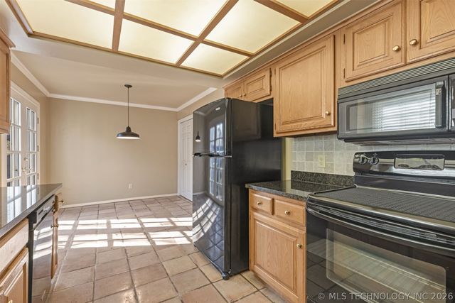 10008 S Maplewood Avenue, Tulsa, OK 74137