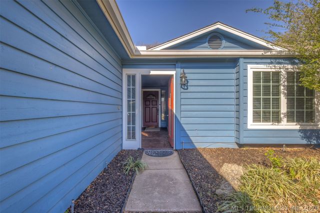 10008 S Maplewood Avenue, Tulsa, OK 74137