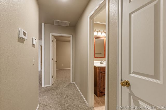 10008 S Maplewood Avenue, Tulsa, OK 74137