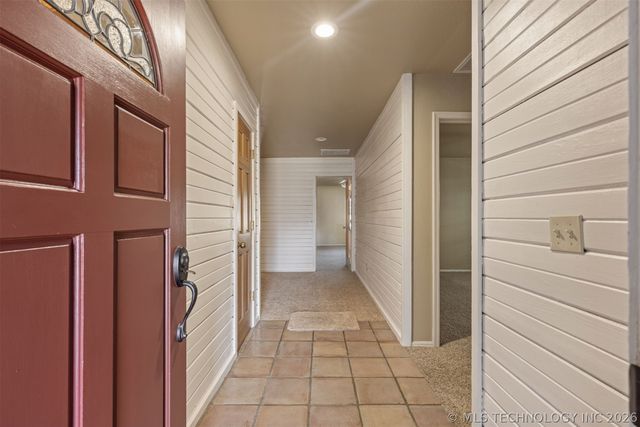 10008 S Maplewood Avenue, Tulsa, OK 74137