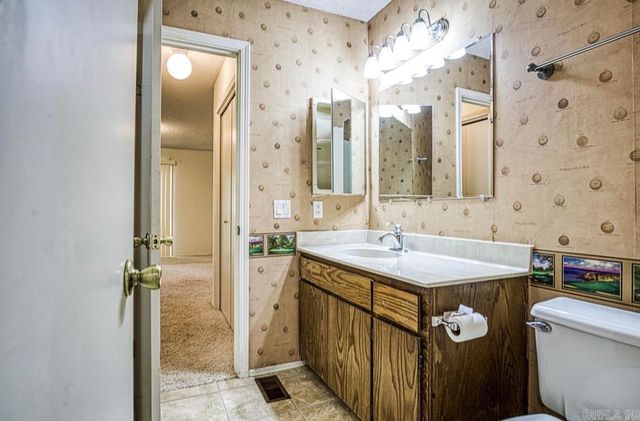 4 Lonjeta Lane, Hot Springs Village, AR 71909