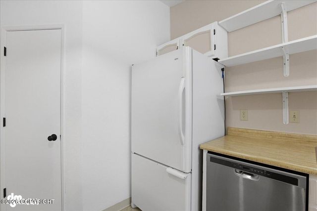 2521 Lyvona Lane, Anchorage, AK 99502