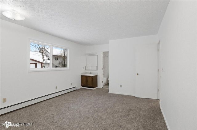 2521 Lyvona Lane, Anchorage, AK 99502