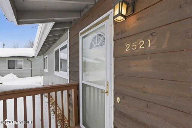 2521 Lyvona Lane, Anchorage, AK 99502