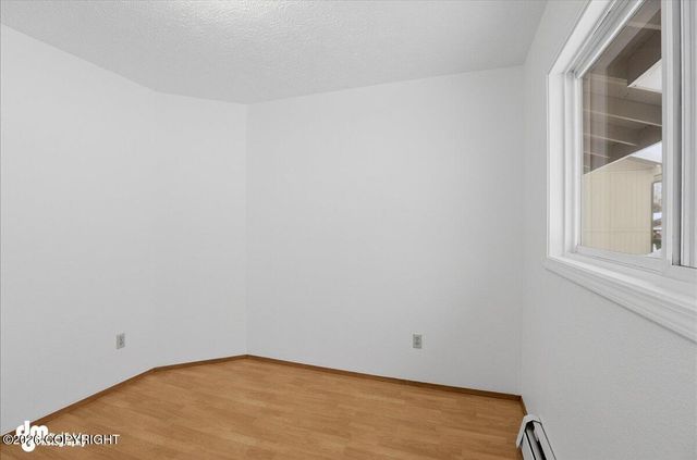 2521 Lyvona Lane, Anchorage, AK 99502