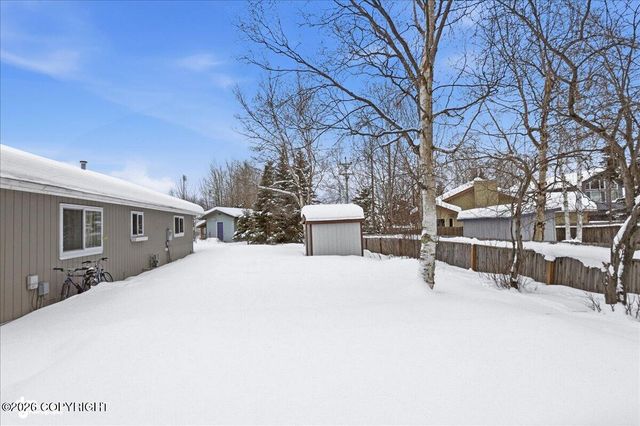 2521 Lyvona Lane, Anchorage, AK 99502