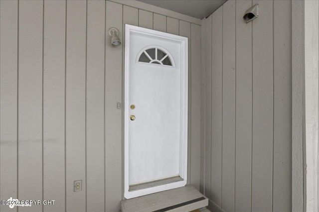 2521 Lyvona Lane, Anchorage, AK 99502