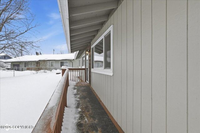 2521 Lyvona Lane, Anchorage, AK 99502