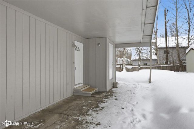 2521 Lyvona Lane, Anchorage, AK 99502