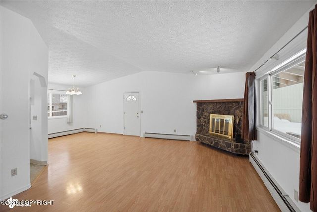 2521 Lyvona Lane, Anchorage, AK 99502