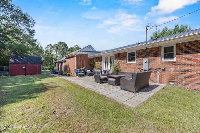 727 Delway Highway, Rose Hill, NC 28458