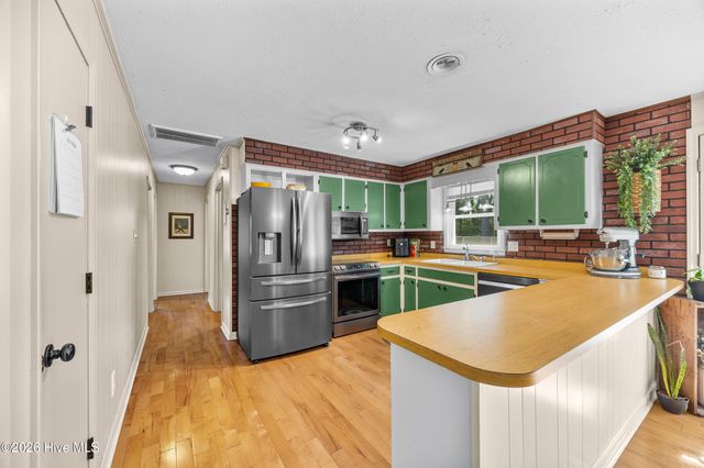 727 Delway Highway, Rose Hill, NC 28458