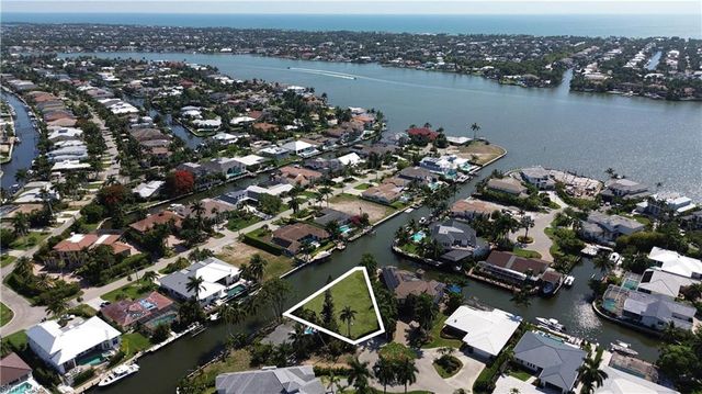 1680 Mullet CT, Naples, FL 34102