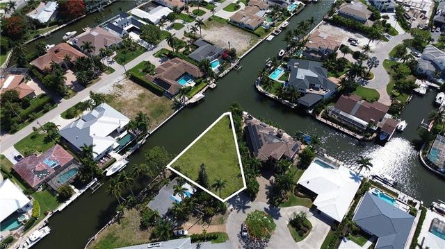 1680 Mullet CT, Naples, FL 34102