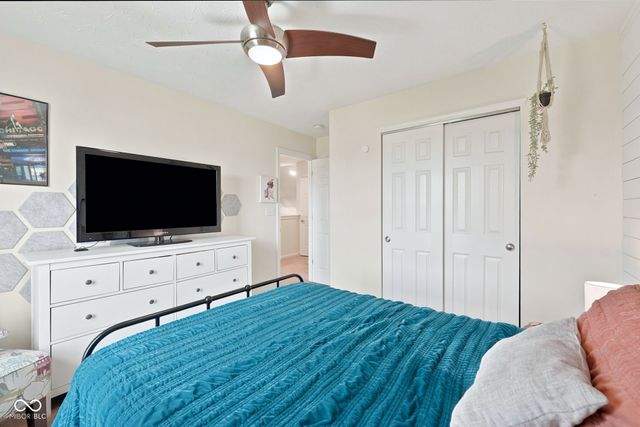 889 Cherry Tree Lane, Greenwood, IN 46143