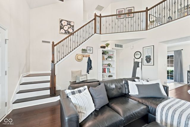 889 Cherry Tree Lane, Greenwood, IN 46143