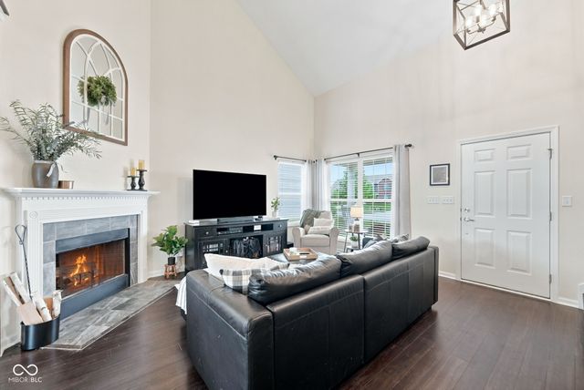 889 Cherry Tree Lane, Greenwood, IN 46143