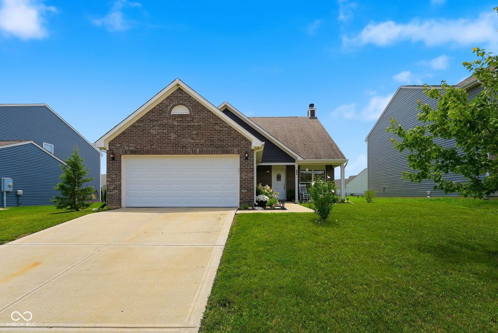 889 Cherry Tree Lane, Greenwood, IN 46143