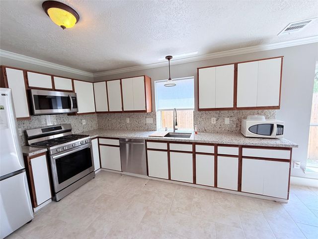 1623 Stonehaven Village Circle, Spring, TX 77386