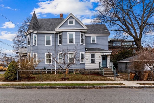 113 Elm Ave, Quincy, MA 02170