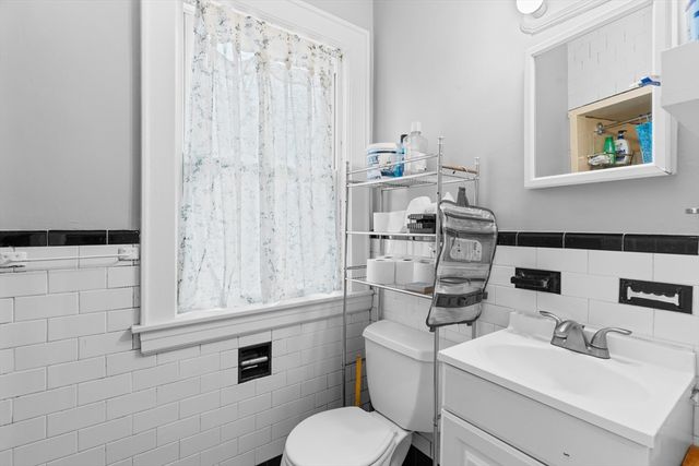 113 Elm Ave, Quincy, MA 02170