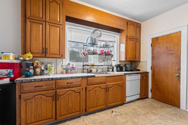 113 Elm Ave, Quincy, MA 02170