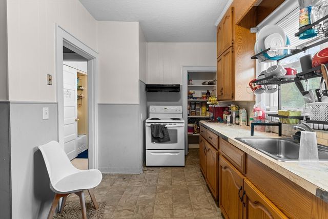 113 Elm Ave, Quincy, MA 02170