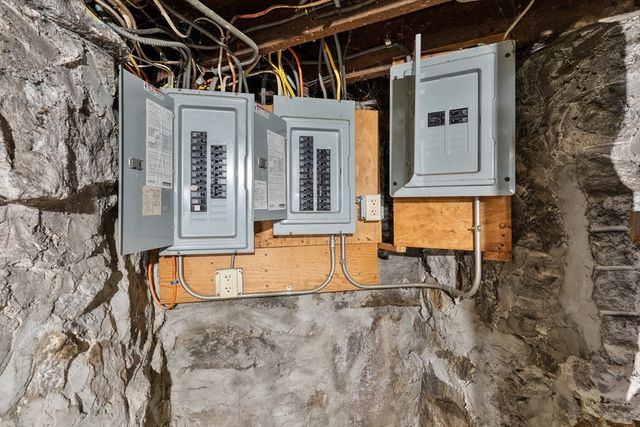 113 Elm Ave, Quincy, MA 02170