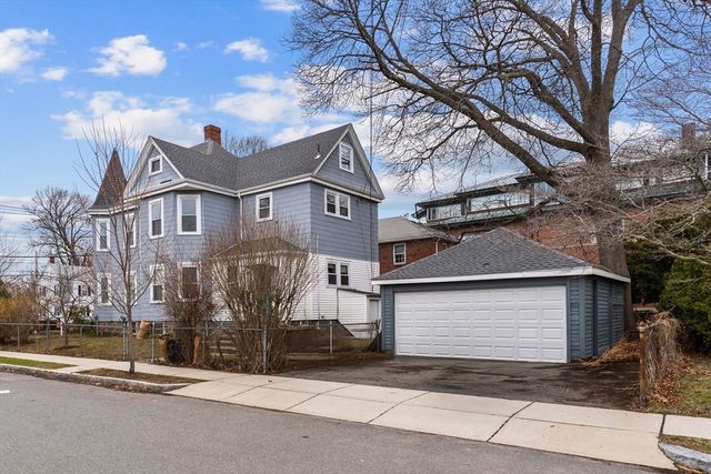 113 Elm Ave, Quincy, MA 02170