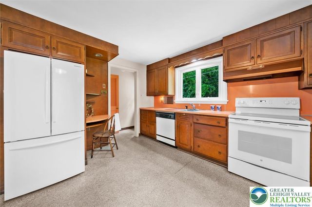 243 Flagstone, Bethlehem City, PA 18017