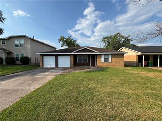 1812 Dolphin Drive, Seabrook, TX 77586