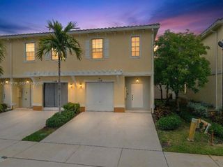 1128 NW 40th Terrace, Lauderhill, FL 33313