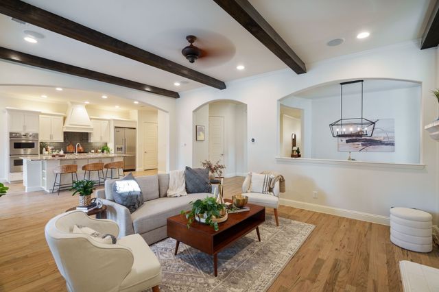 6211 Velasco Avenue, Dallas, TX 75214