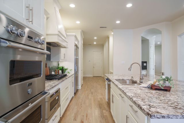 6211 Velasco Avenue, Dallas, TX 75214