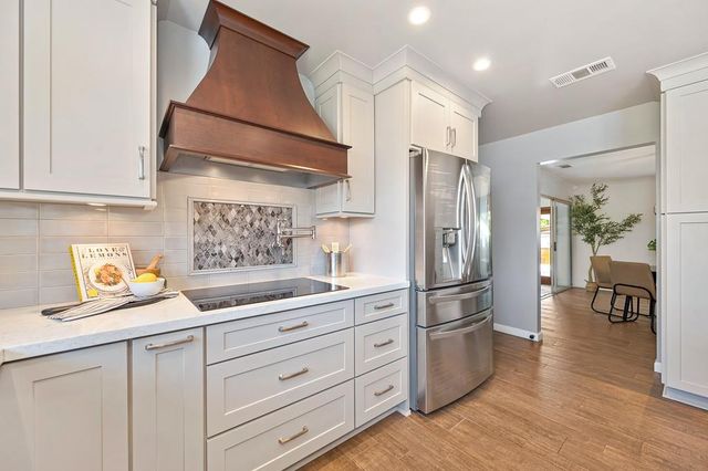 5141 Mississippi Bar Dr, Orangevale, CA 95662