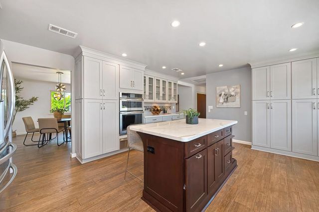 5141 Mississippi Bar Dr, Orangevale, CA 95662