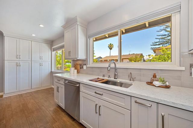 5141 Mississippi Bar Dr, Orangevale, CA 95662