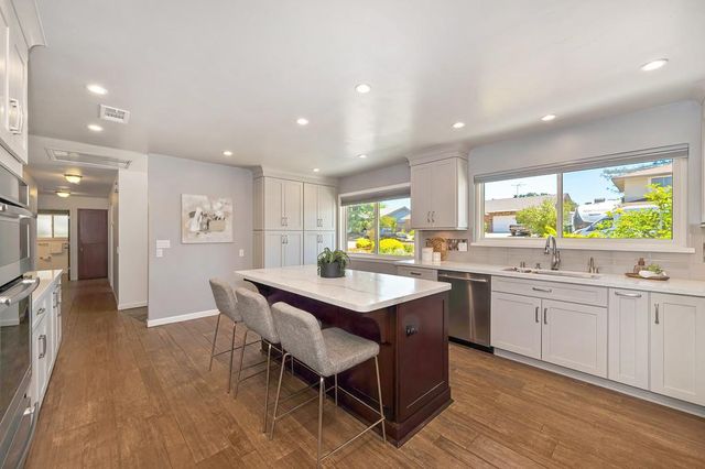 5141 Mississippi Bar Dr, Orangevale, CA 95662
