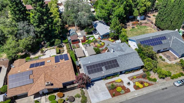 5141 Mississippi Bar Dr, Orangevale, CA 95662