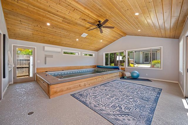 5141 Mississippi Bar Dr, Orangevale, CA 95662