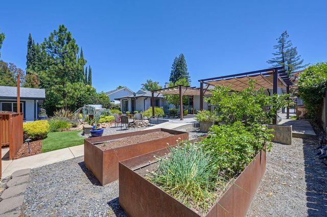 5141 Mississippi Bar Dr, Orangevale, CA 95662