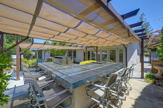 5141 Mississippi Bar Dr, Orangevale, CA 95662