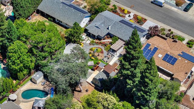5141 Mississippi Bar Dr, Orangevale, CA 95662