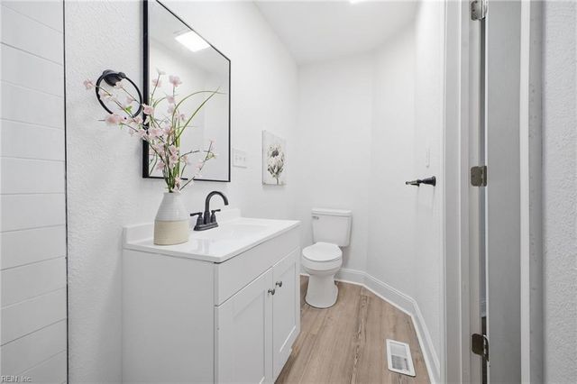 307 N 4th ST, Suffolk, VA 23434