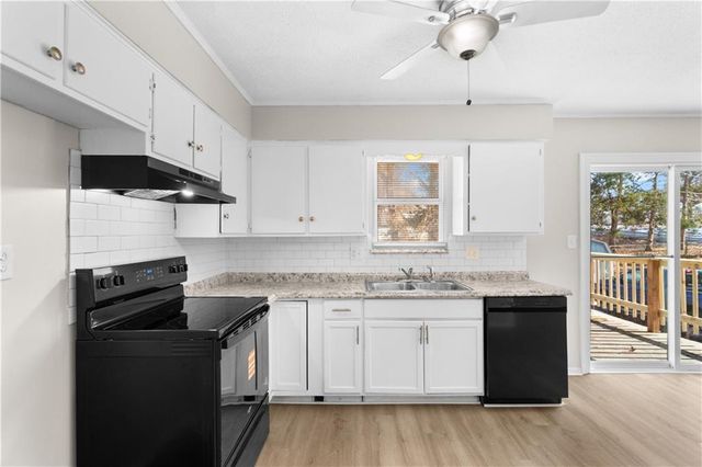 3621 S Scott Avenue, Independence, MO 64052