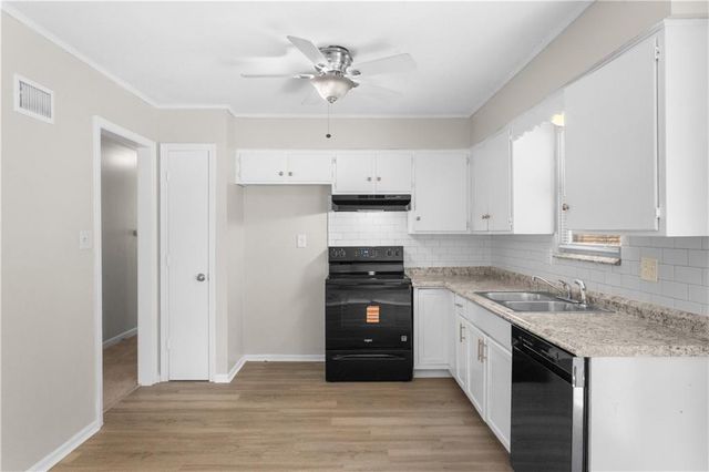 3621 S Scott Avenue, Independence, MO 64052