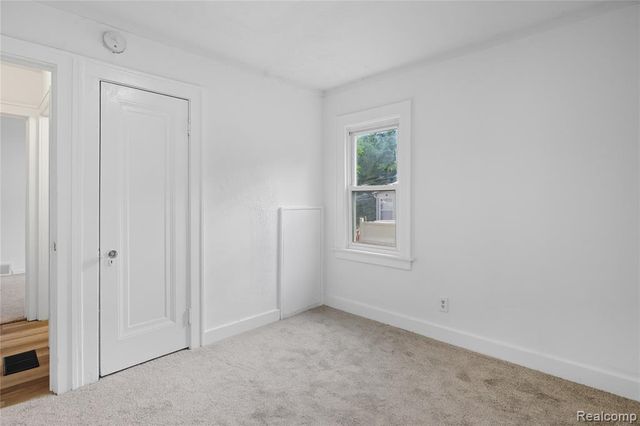 794 Clara Avenue, Pontiac, MI 48340