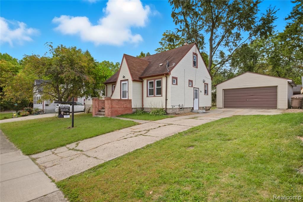 794 Clara Avenue, Pontiac, MI 48340