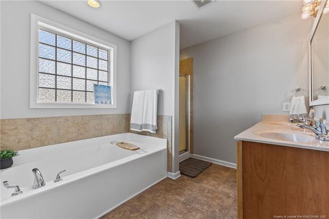 211 Ladden Lane, Raeford, NC 28376